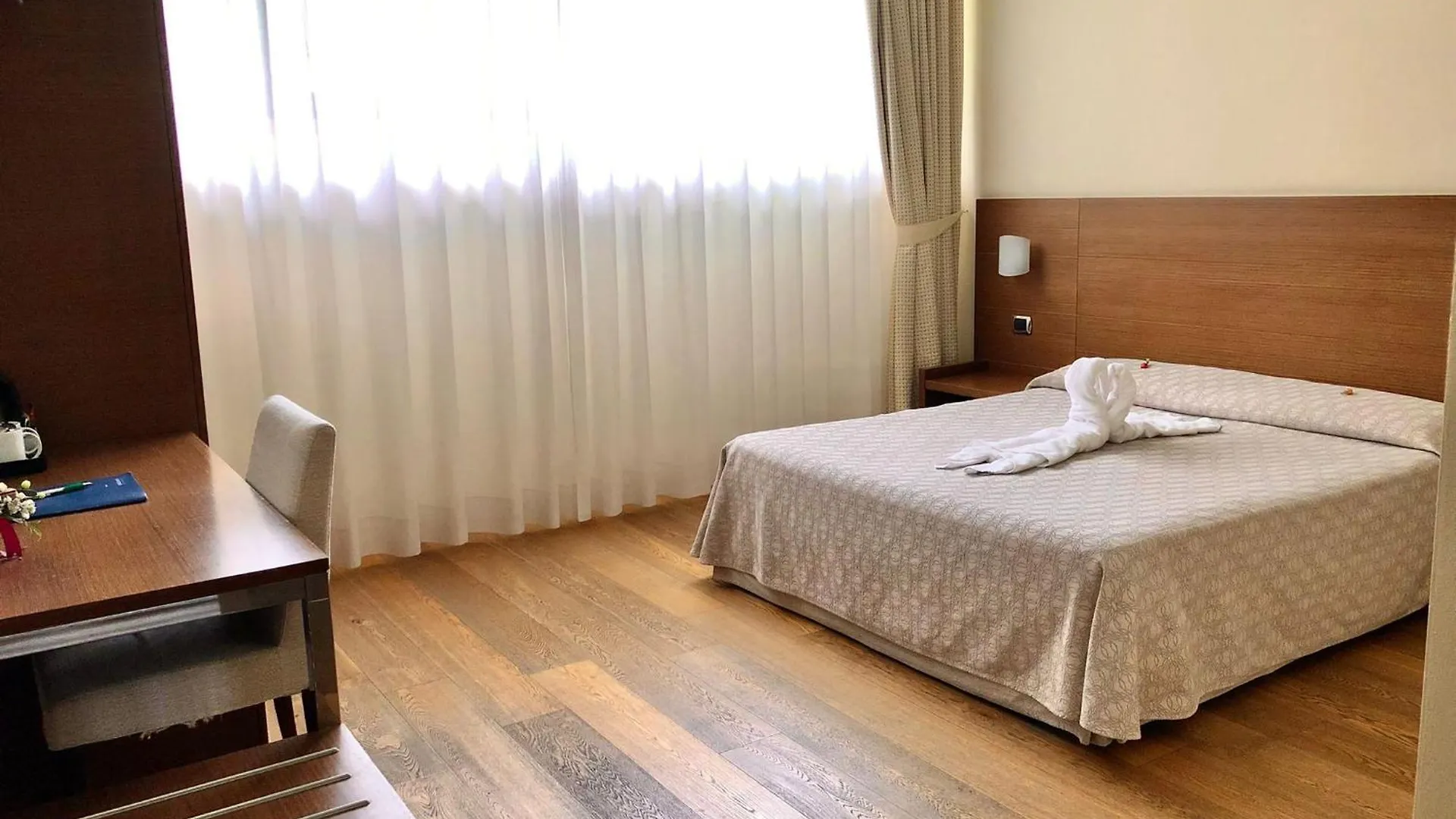 Hotel Lovere Resort & Spa 4*,  Italy